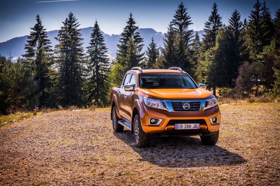  Nissan Navara Double Cab (D23) 2017 года  (WW) (фото 4 из 10)